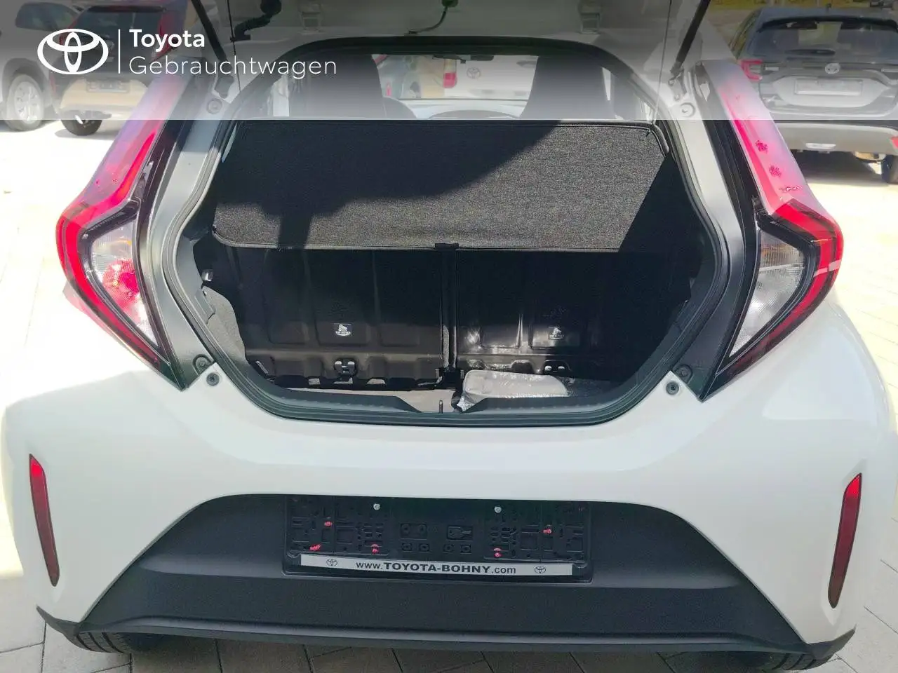Toyota Aygo X Business Edition 5-Gang sehr wenig KM ! Sitzheizung — معرض صور السيارة 17
