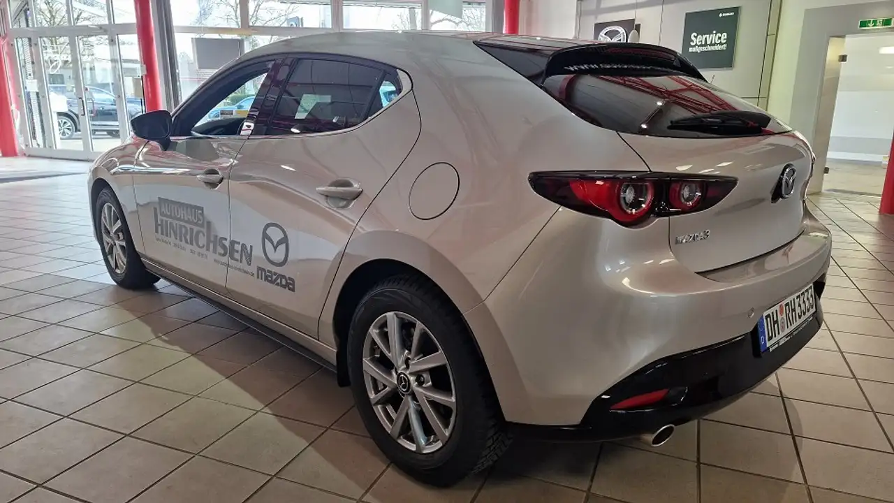 Mazda 3 2025 2.5L e-SKYACTIV-G140 6AT Centre-line DESI — معرض صور السيارة 2