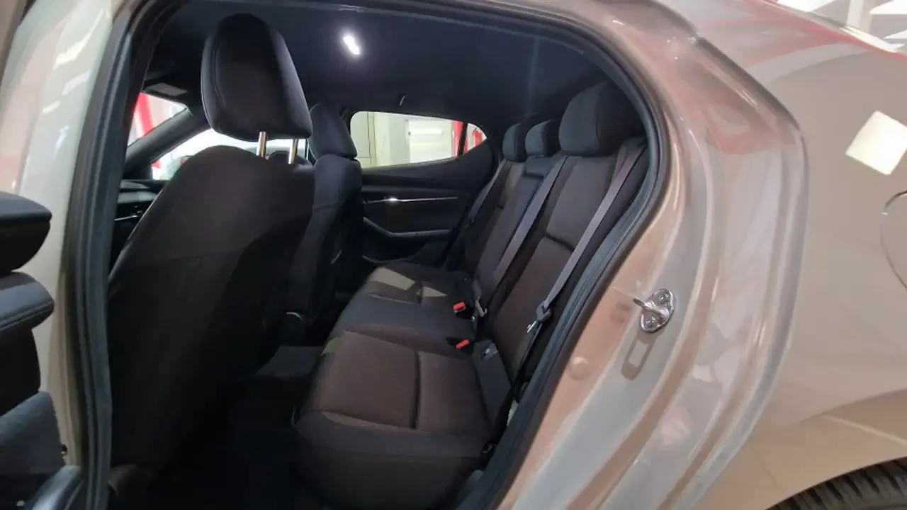 Mazda 3 2025 2.5L e-SKYACTIV-G140 6AT Centre-line DESI — معرض صور السيارة 7