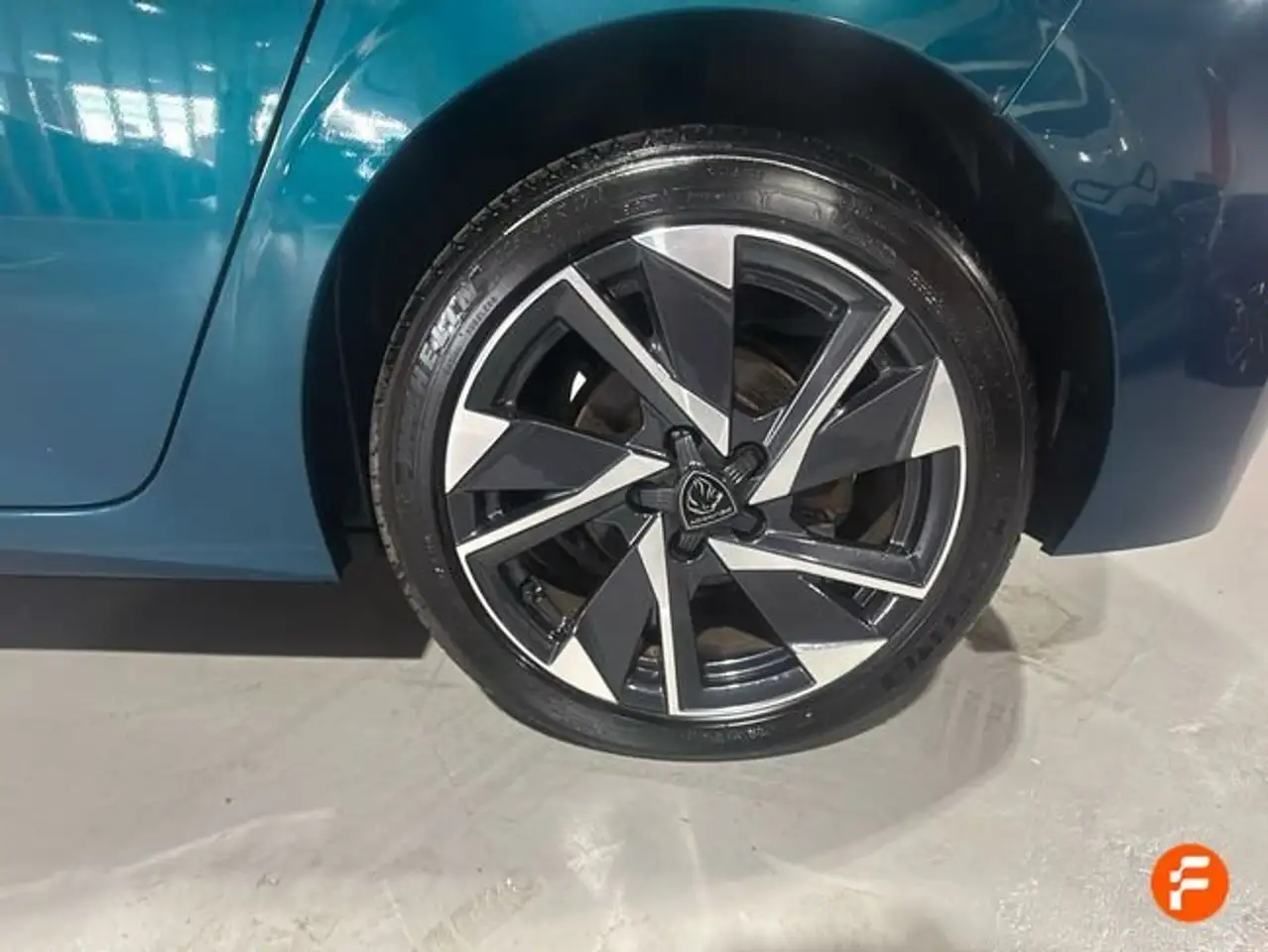 Peugeot 308 1.2 PureTech S&S Allure 130 — Galerie du véhicule 21