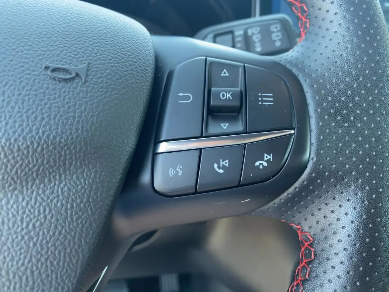 Ford Focus ST-Line SHZ*RFK*ACC*LED*Navi*Automatic — معرض صور السيارة 11