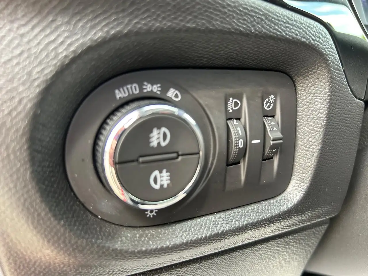 Opel Corsa 1.2i°LED°Kamera°100 PS°Winterpaket° — Galerie du véhicule 17