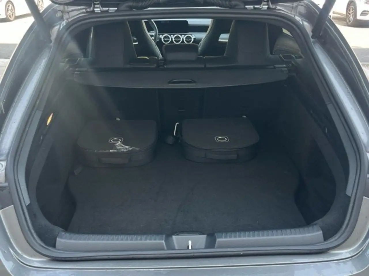 Mercedes-Benz CLA 250 Shooting Brake 250e 8G-DCT — Galería del vehículo 12