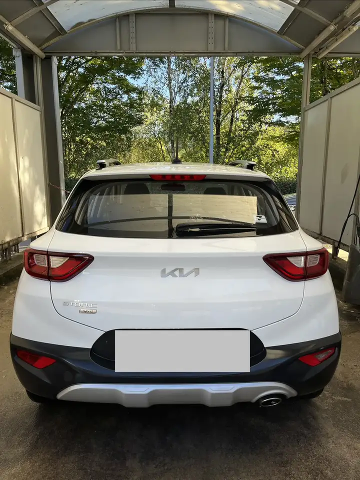 Kia Stonic 1.0 T-GDi MHEV Concept 100 — Vehicle gallery 2
