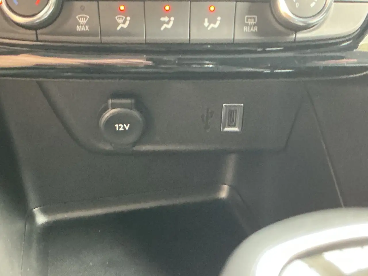 Opel Corsa F 1.2 PDC,Lenk+Sitzheizung,MultiMedia, — معرض صور السيارة 28