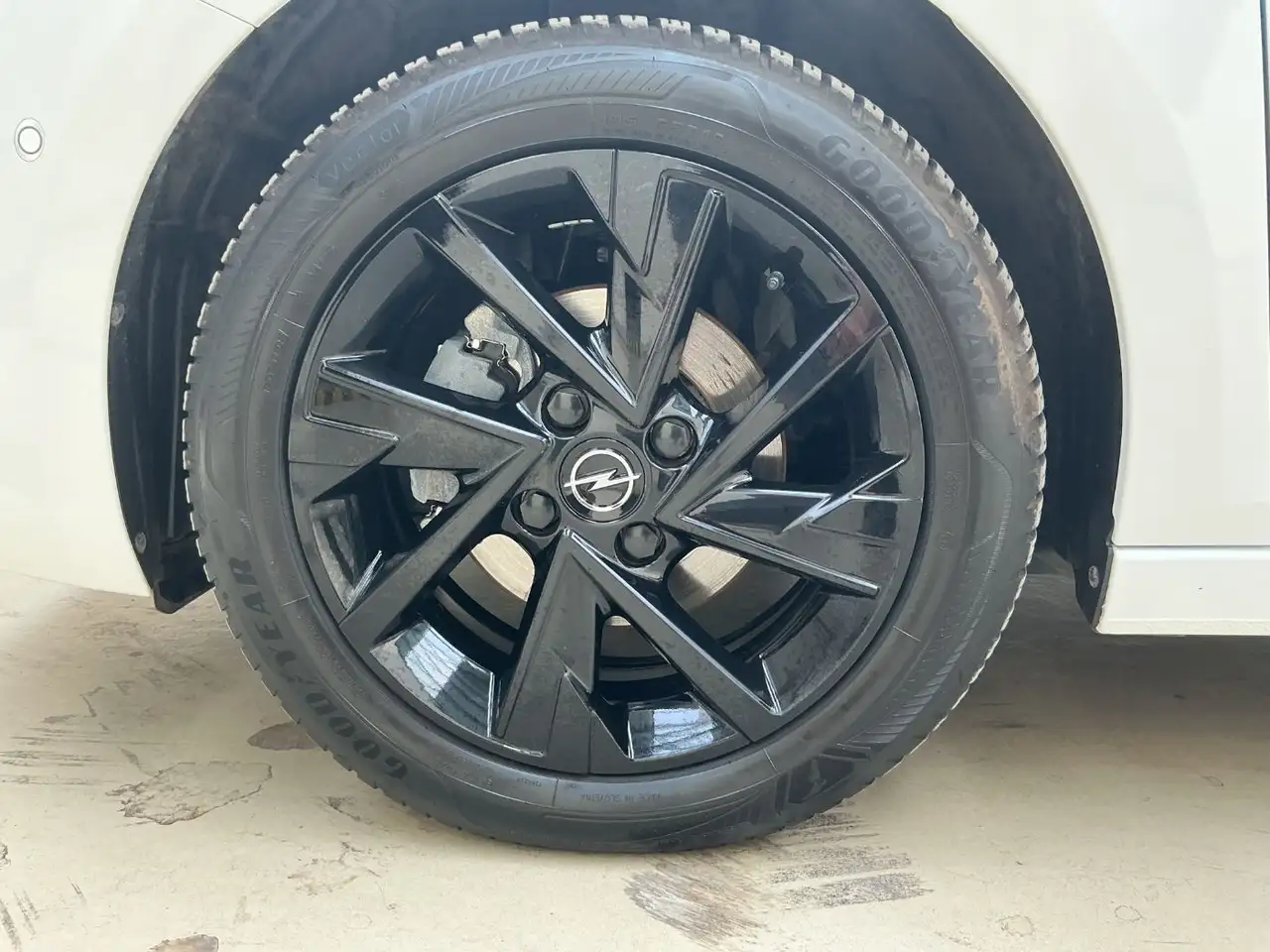 Opel Corsa F 1.2 PDC,Lenk+Sitzheizung,MultiMedia, — معرض صور السيارة 8