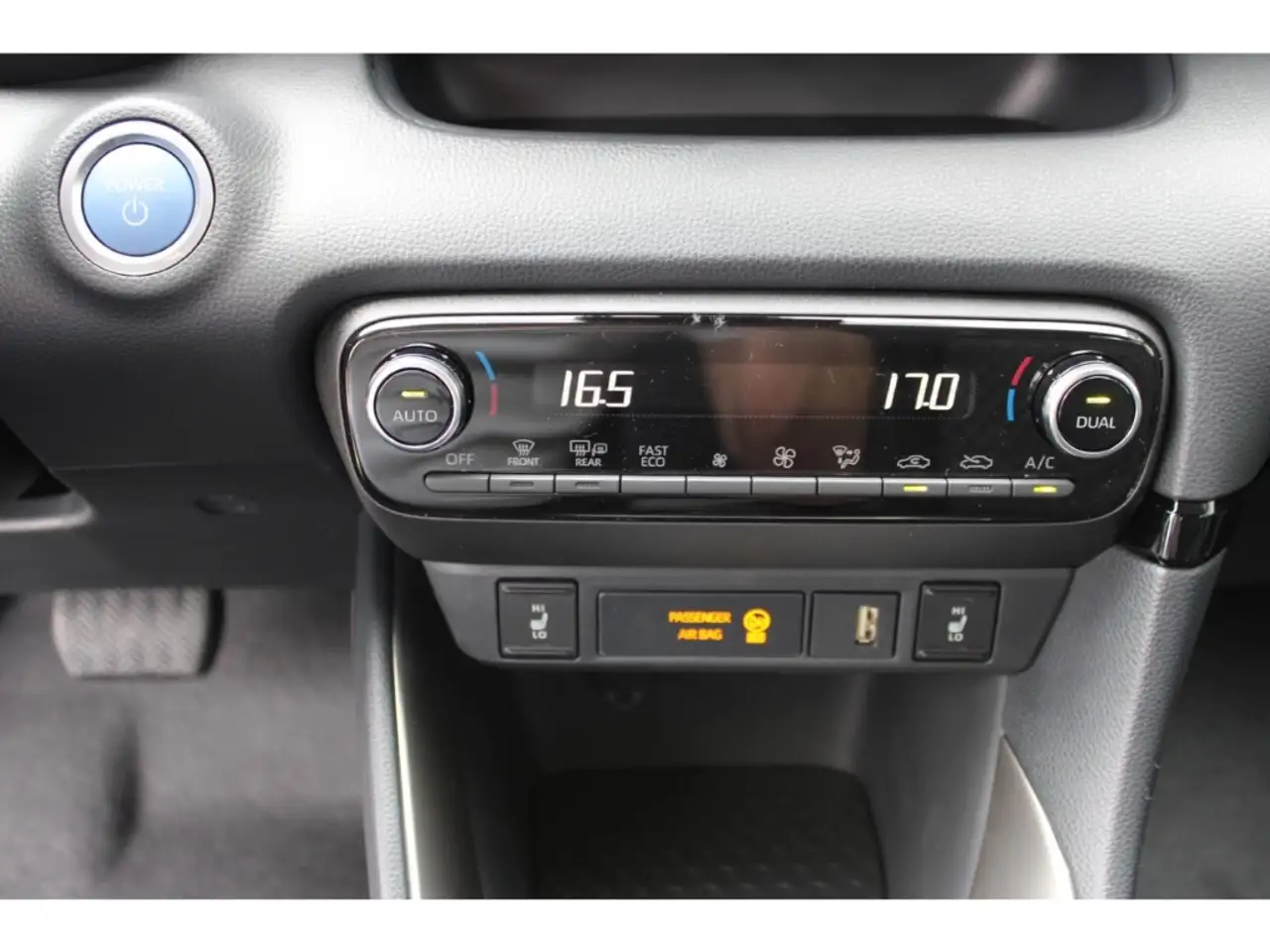Mazda 2 AGILE+LED+PDC+SITZH+KAMERA+CARPLAY !! — Galerie du véhicule 13