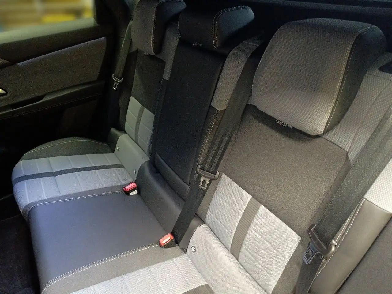 Opel Grandland X Grandland 1.2 48V Mild-Hybrid 100 kW GS — معرض صور السيارة 9