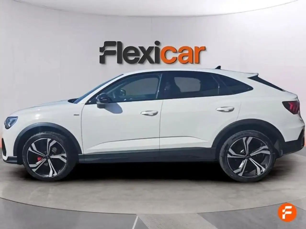 Audi Q3 35 TFSI S line S tronic — معرض صور السيارة 8