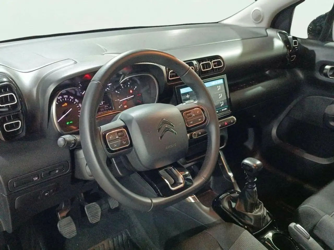 Citroen C3 Aircross PureTech 81kW (110CV) Plus — Vehicle gallery 10