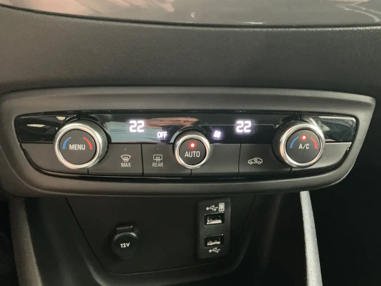 Opel Crossland 1.2 180°Kamera,PDC,LED,CarPlay,DAB, — Galería del vehículo 15