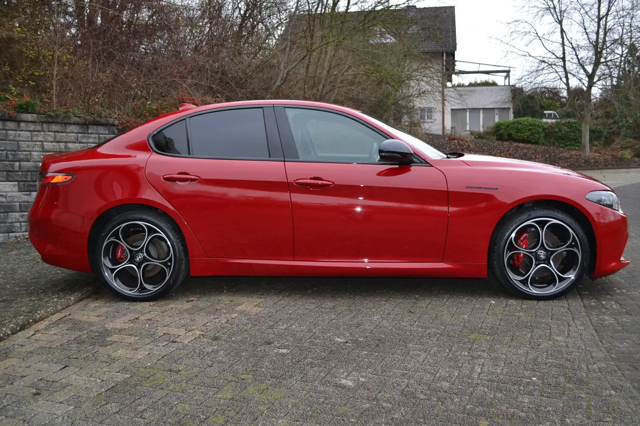 Alfa Romeo Giulia Veloce Q4 — معرض صور السيارة 2