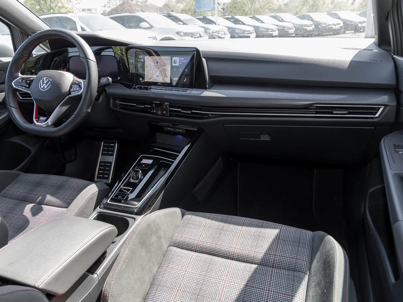 Volkswagen Golf GTI NAVI AHK REARVIEW LED PDC ACC SITZHZG — معرض صور السيارة 4