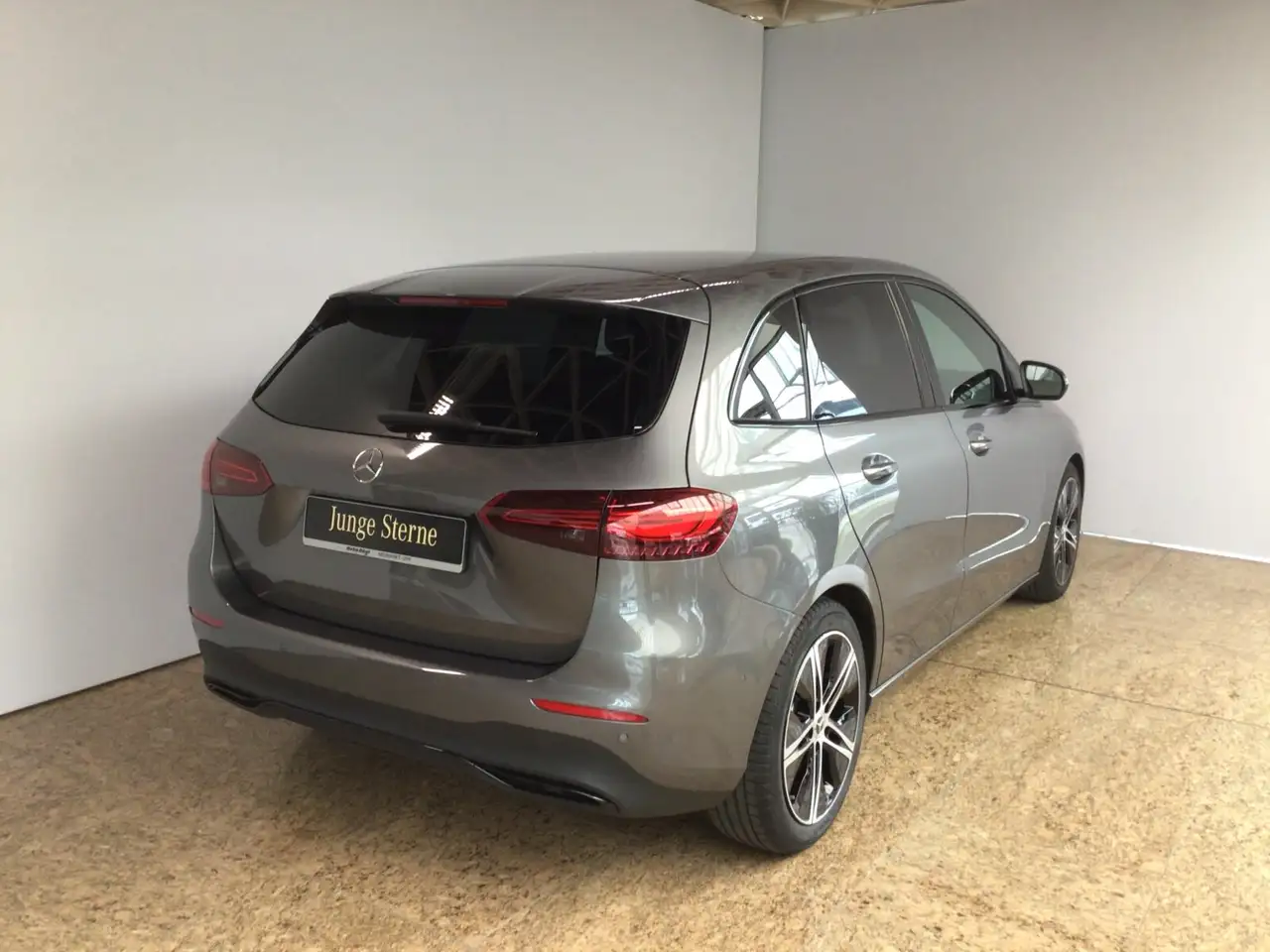 Mercedes-Benz B 250 B 250 4M Progressive/Night/VKZ/MBUX/LED/Kamera — Galería del vehículo 4