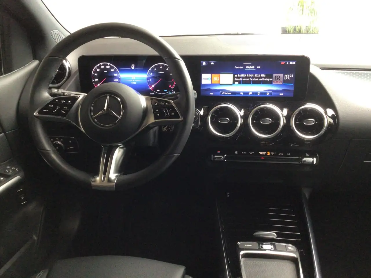 Mercedes-Benz B 250 B 250 4M Progressive/Night/VKZ/MBUX/LED/Kamera — Galería del vehículo 7