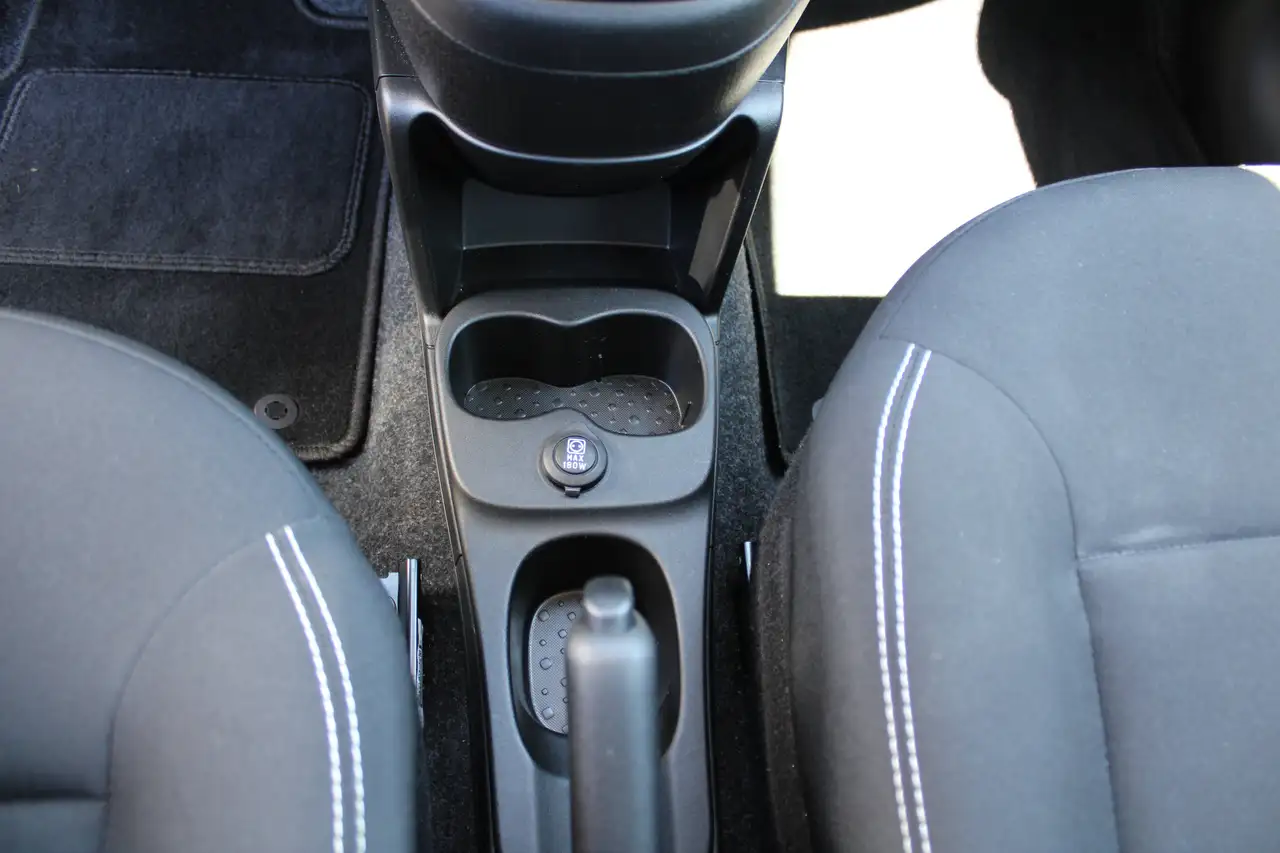 Fiat Panda CityCross, Klima, Bluetooth, FH, ZV m. Funk, Allwetterreifen — Vehicle gallery 9