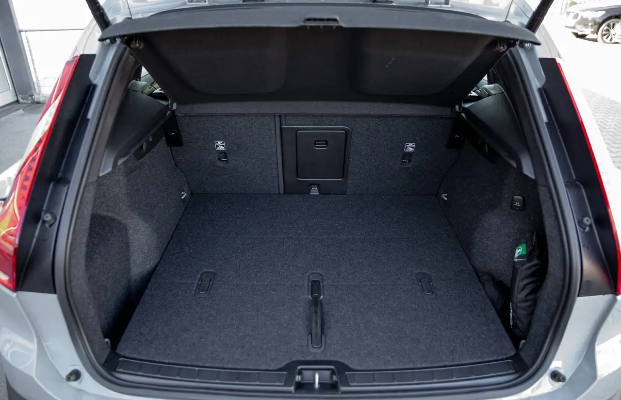 Volvo XC40 B3 Core Sitzheizung vorn*Lenkradheizung*Tempomat*Navigationsystem — Vehicle gallery 7