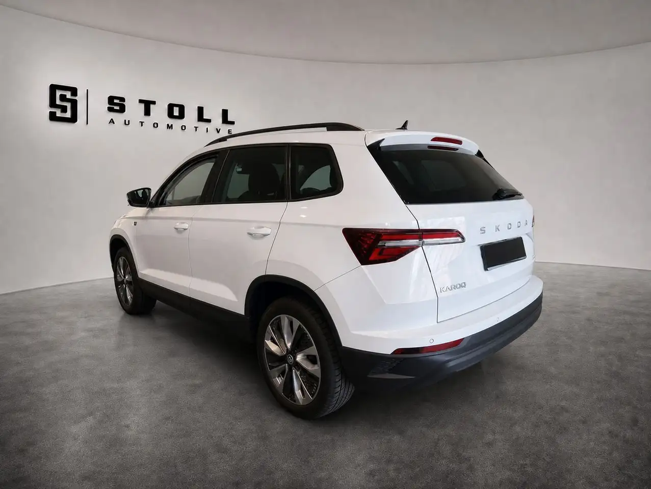 Skoda Karoq 1.5 TSI DSG Selection NaviPlus+Keyless+AHK — Galería del vehículo 8