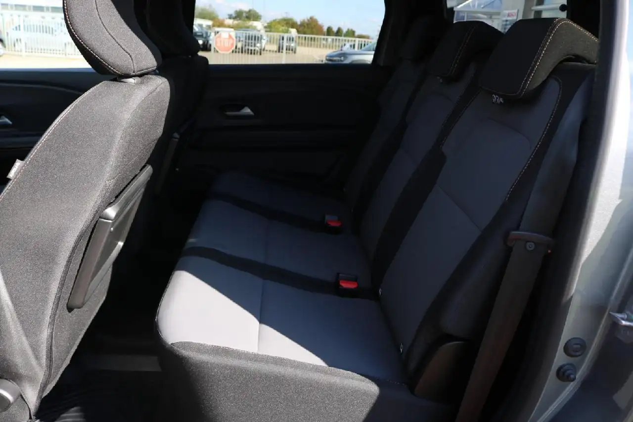 Dacia Jogger Extreme TCE 110-7 SITZER-KLIMA-KAMERA-LED-PDC-AHZK — Galería del vehículo 6