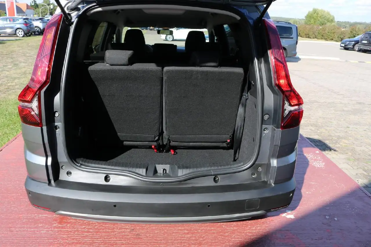 Dacia Jogger Extreme TCE 110-7 SITZER-KLIMA-KAMERA-LED-PDC-AHZK — Galería del vehículo 13