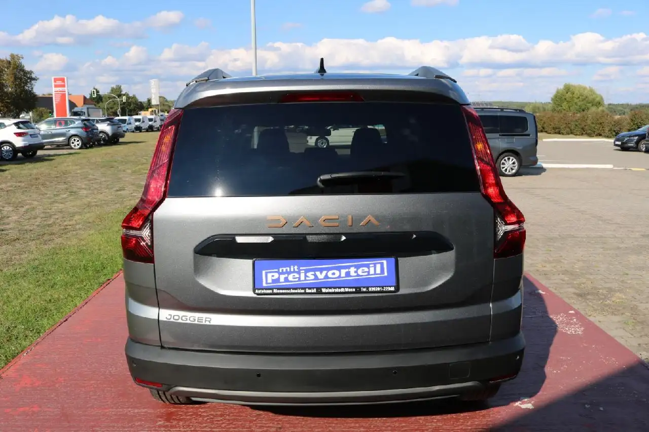 Dacia Jogger Extreme TCE 110-7 SITZER-KLIMA-KAMERA-LED-PDC-AHZK — Galería del vehículo 12