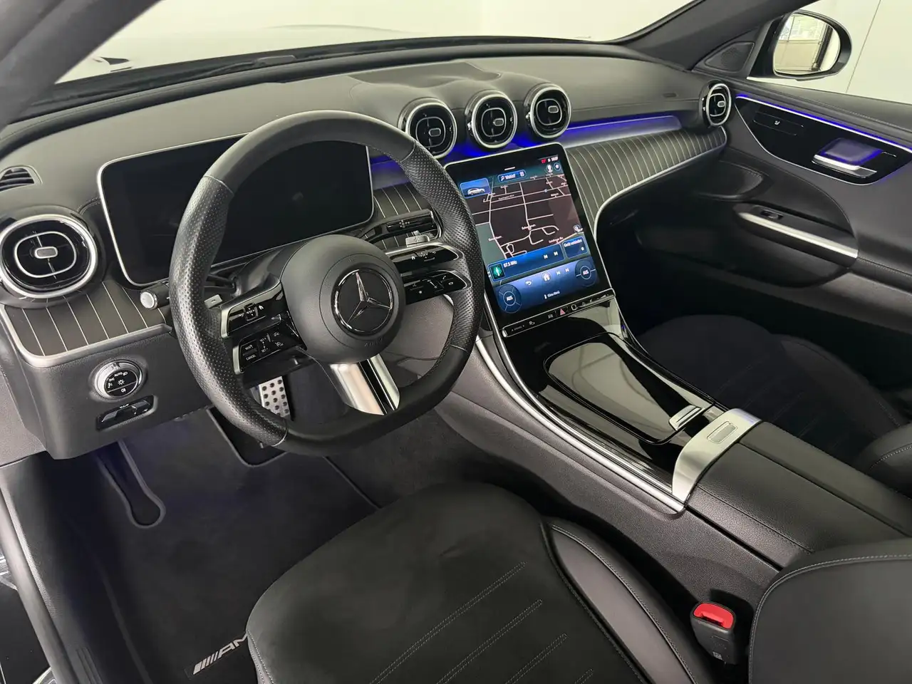 Mercedes-Benz C 180 T AMG Leder AHK Night-Paket R.Kamera LED — معرض صور السيارة 13