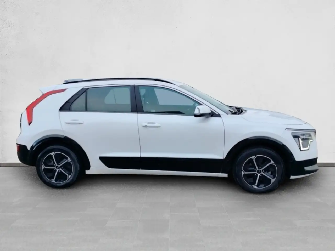 Kia Niro 1.6 HEV Drive 129 — معرض صور السيارة 4