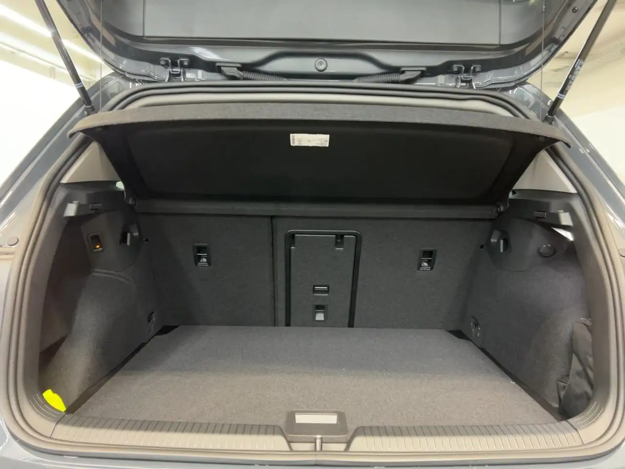 Volkswagen Golf VIII "STYLE" 1.5 eTSI 7-Gang-DSG — Galerie du véhicule 7