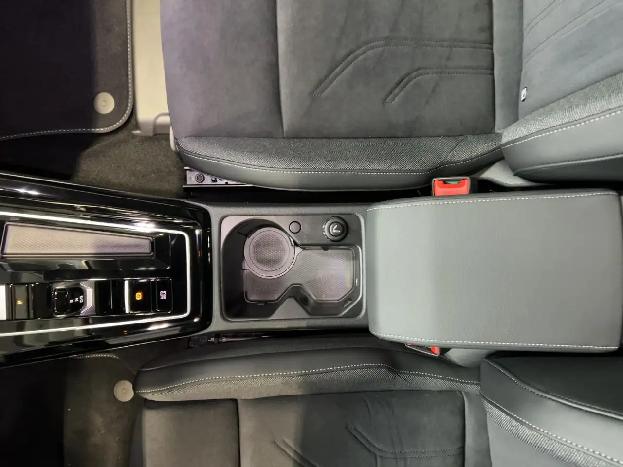 Volkswagen Golf VIII "STYLE" 1.5 eTSI 7-Gang-DSG — Galerie du véhicule 16