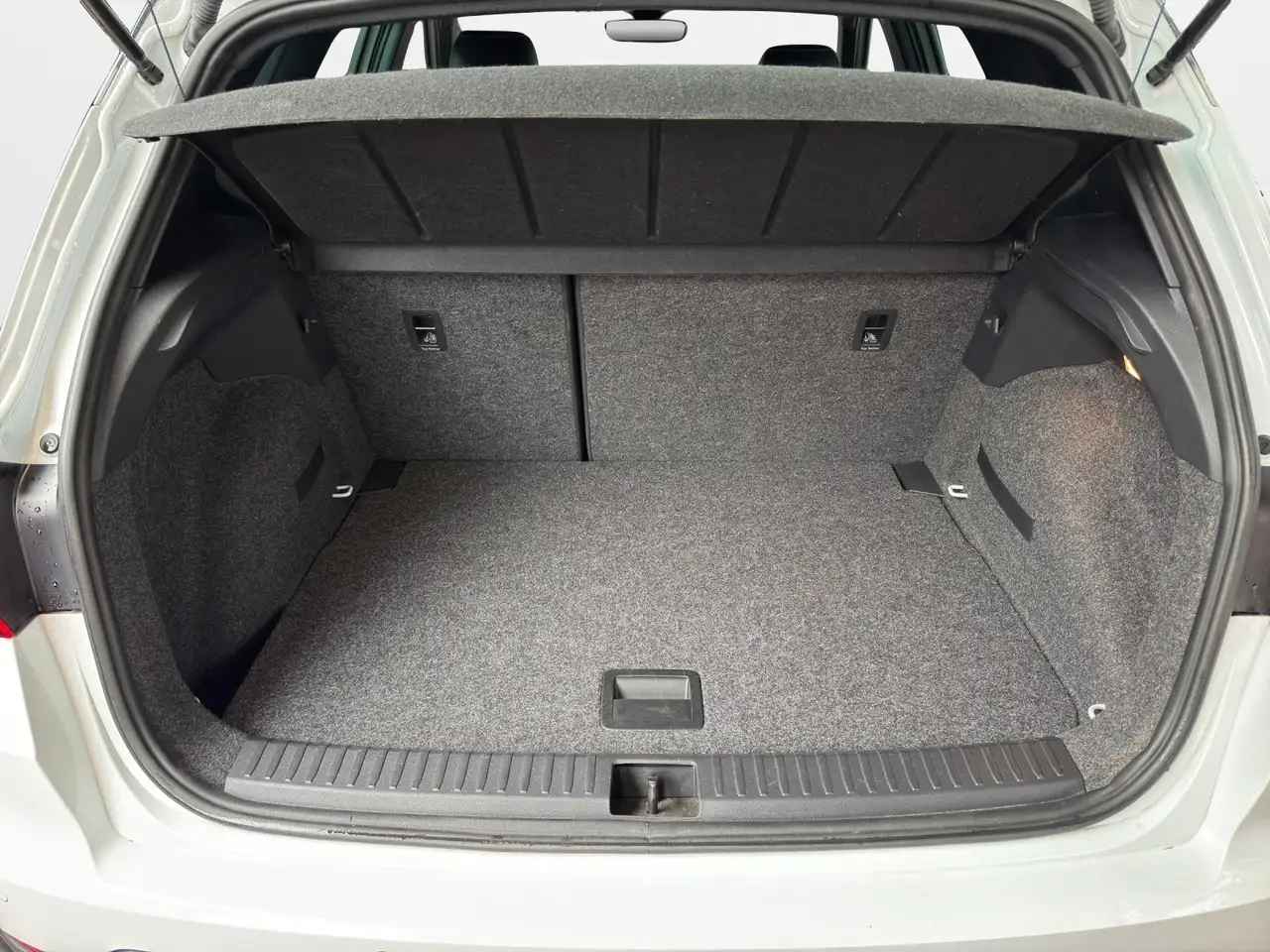 SEAT Arona 1.0 TSI Xperience — Vehicle gallery 13