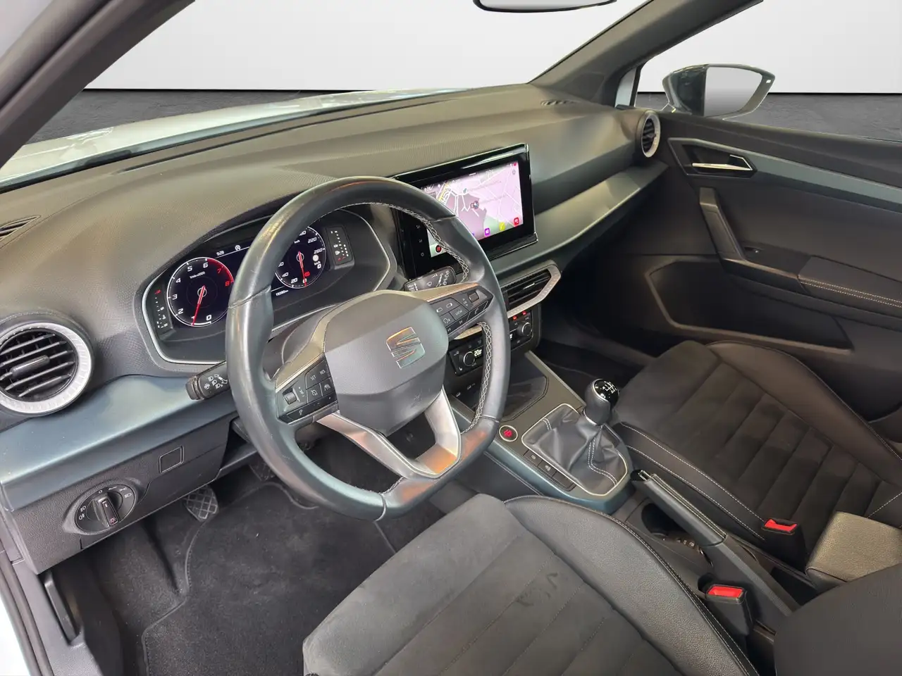 SEAT Arona 1.0 TSI Xperience — Vehicle gallery 8