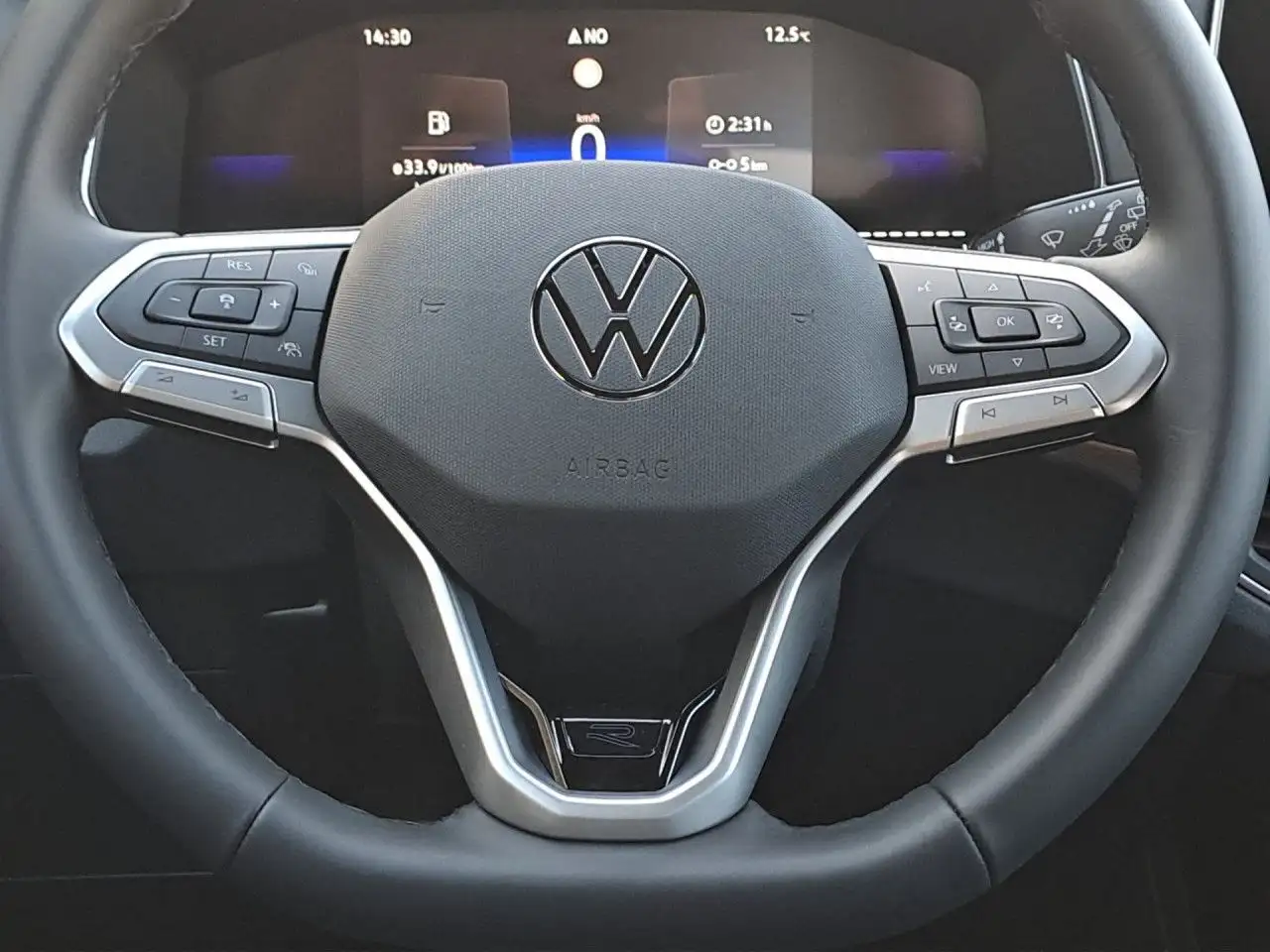 Volkswagen T-Cross R-Line 1.0l TSI DSG Bluetooth Navi LED — Galerie du véhicule 10