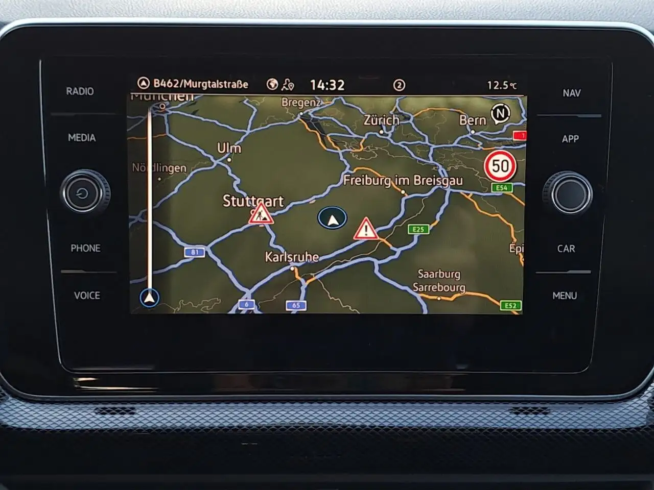 Volkswagen T-Cross R-Line 1.0l TSI DSG Bluetooth Navi LED — Galerie du véhicule 11