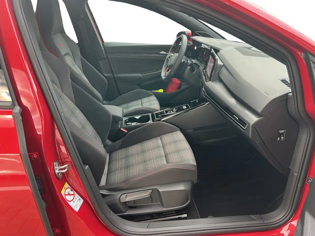 Volkswagen Golf VIII 2.0 TSI DSG GTI DCC AHK*HARMAN*HUD*IQ-LIGH... — Galerie du véhicule 10