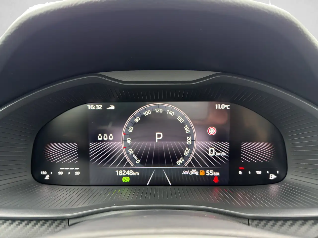 Skoda Kamiq 1.0 TSI DSG Monte Carlo PANO/AHK/MATRIX — معرض صور السيارة 9