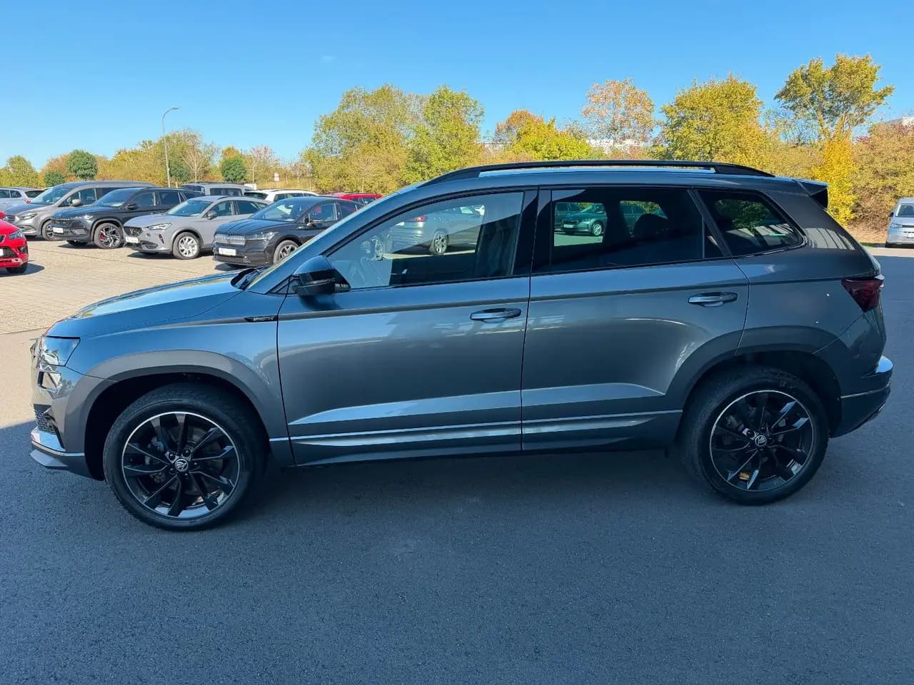 Skoda Karoq 1,5TSi DSG Sportline Matrix Kamera ACC Key — Vehicle gallery 9