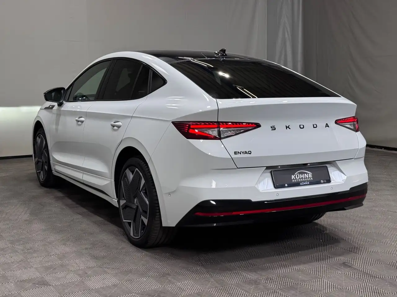 Skoda Enyaq Coupé RS | MATRIX NAVI PANO AHK HUD DCC — Vehicle gallery 4