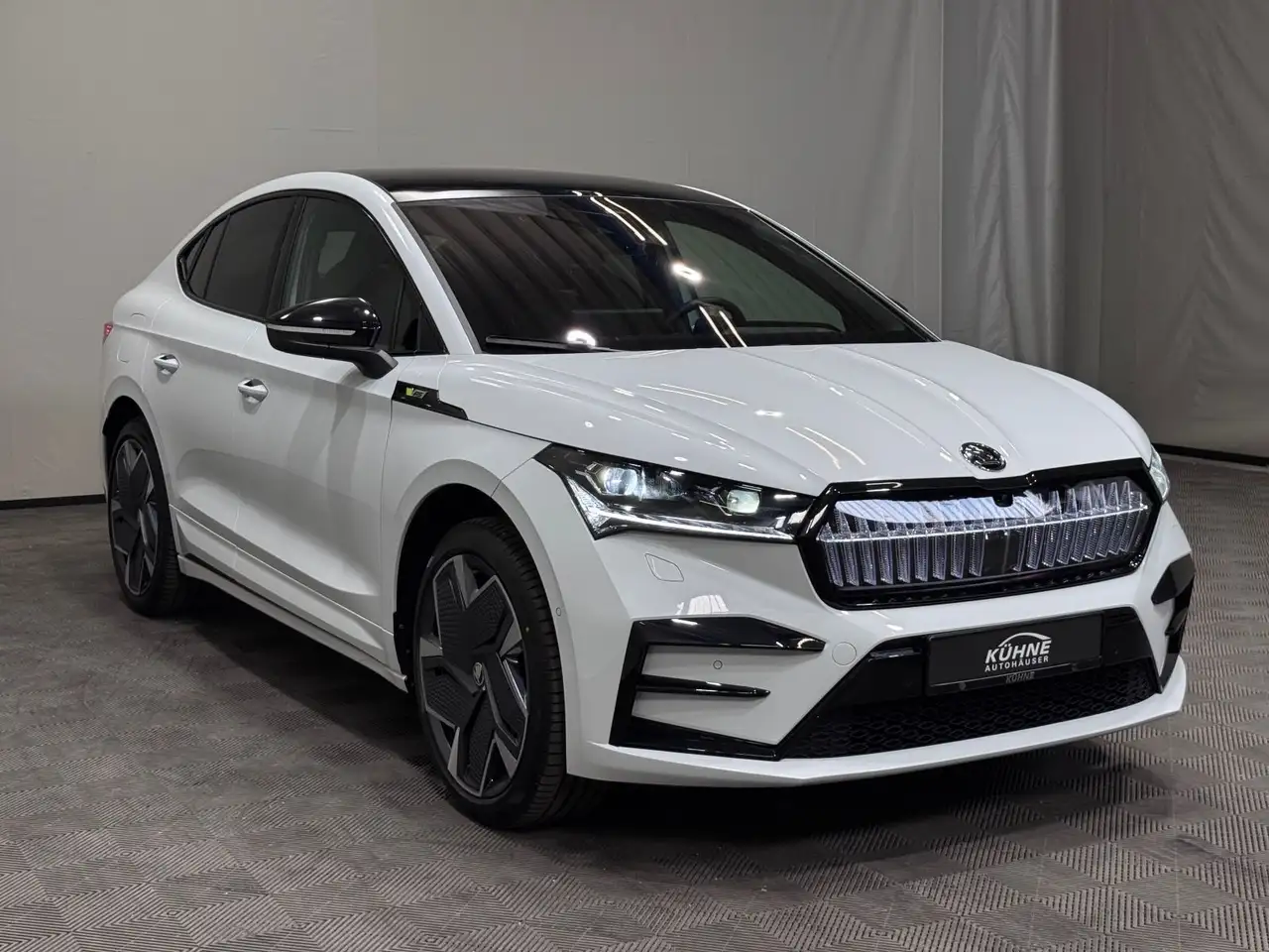 Skoda Enyaq Coupé RS | MATRIX NAVI PANO AHK HUD DCC — Vehicle gallery 25