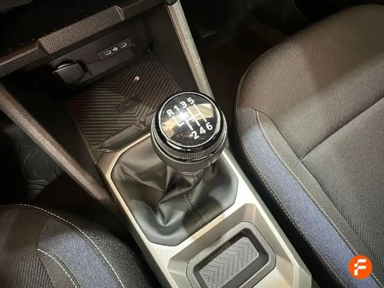 Dacia Duster 1.0 TCe ECO-G Essential 4x2 74kW — معرض صور السيارة 23