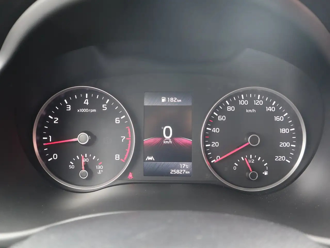 Kia Stonic 1.2 Vision Navi Sitzheizung Kamera PDC — معرض صور السيارة 24