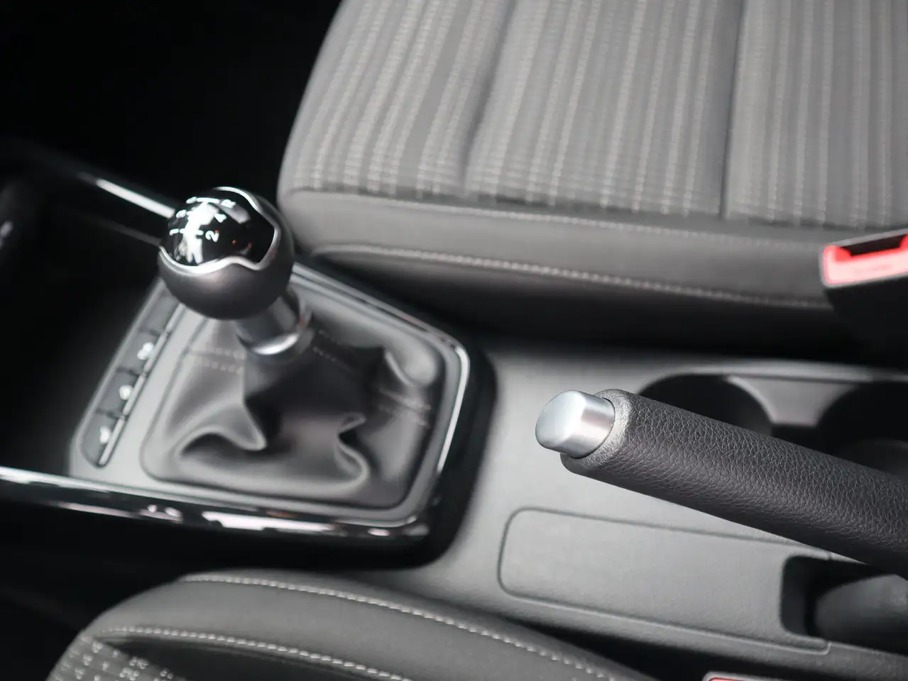 Kia Stonic 1.2 Vision Navi Sitzheizung Kamera PDC — معرض صور السيارة 23