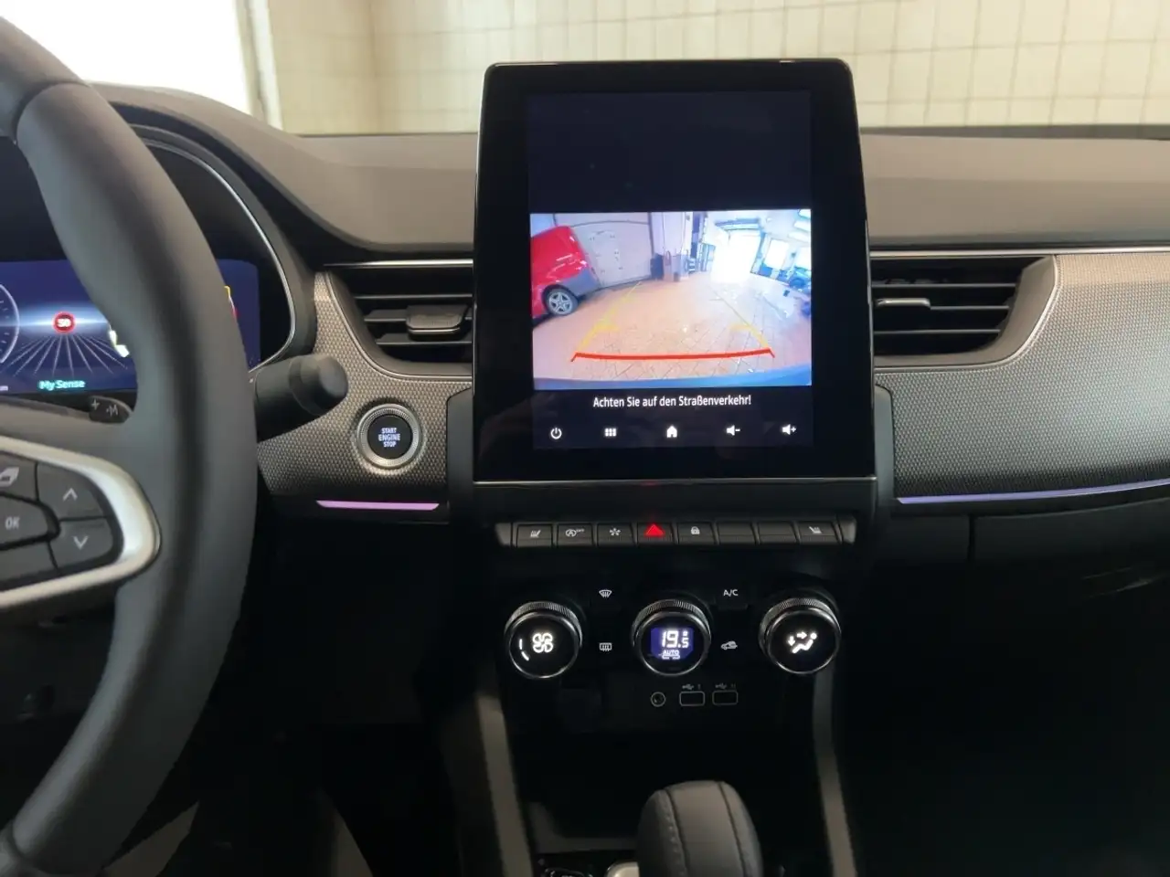 Renault Arkana TECHNO Mild Hybrid 140 EDC Apple CarPlay BT — Vehicle gallery 12