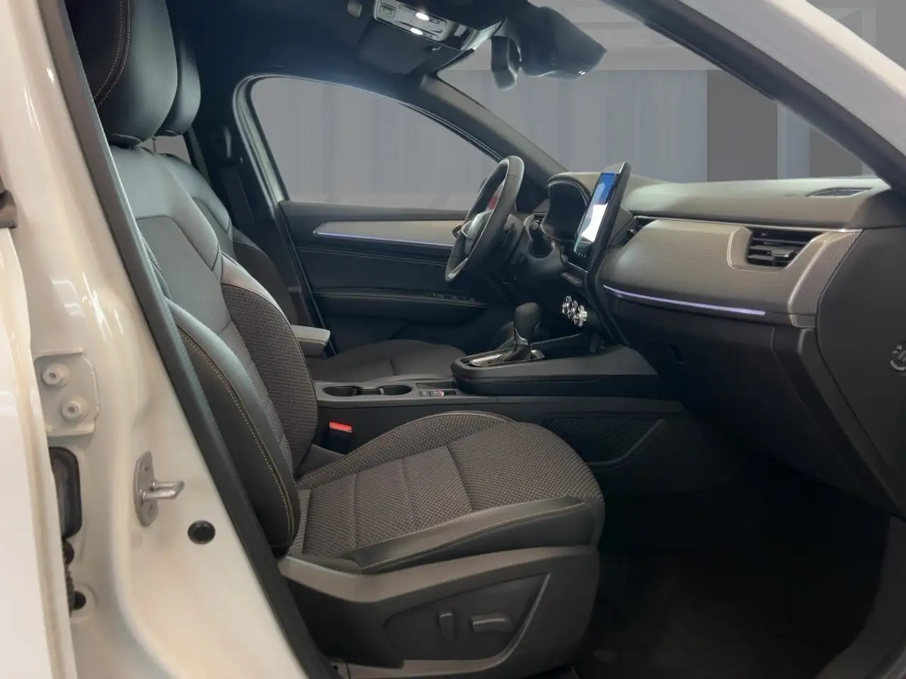 Renault Arkana TECHNO Mild Hybrid 140 EDC Apple CarPlay BT — Vehicle gallery 8