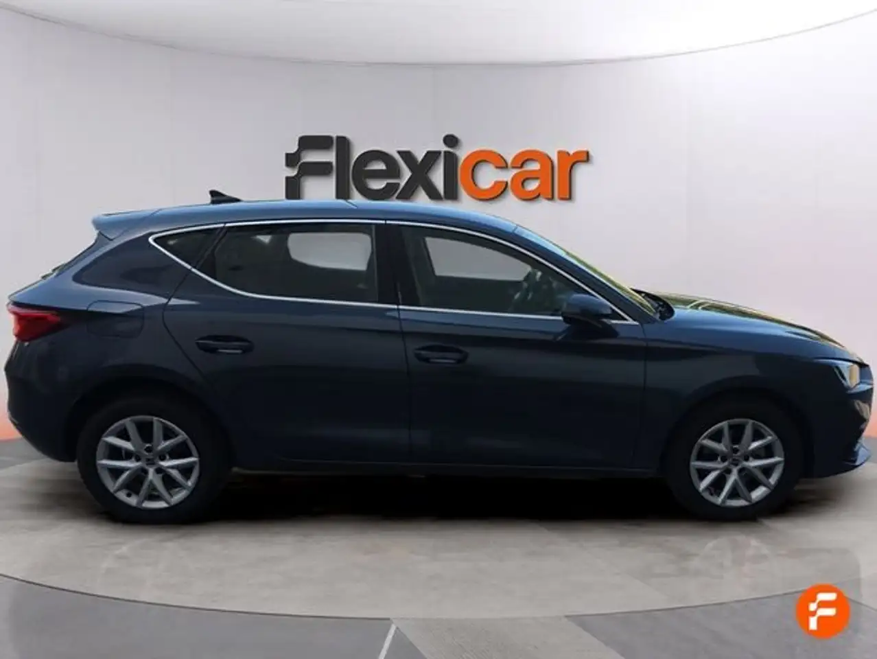 SEAT Leon 1.5 TSI S&S Style 25º Aniversario 115 — Vehicle gallery 4