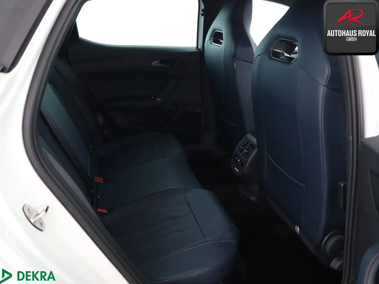 CUPRA Leon 1.5 eTSI MEMORY,VOLLLEDER,ACC,KESSY,CARPLAY — Vehicle gallery 13