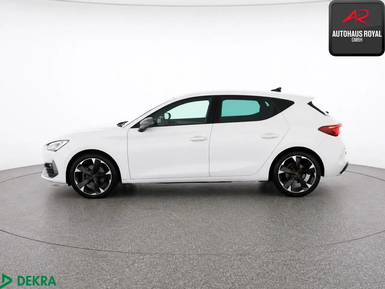 CUPRA Leon 1.5 eTSI MEMORY,VOLLLEDER,ACC,KESSY,CARPLAY — Vehicle gallery 2