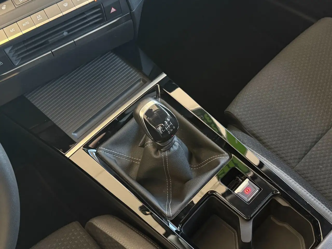 Opel Astra L 1.2 Turbo Edition CarPlay*Tempomat*DAB — معرض صور السيارة 25