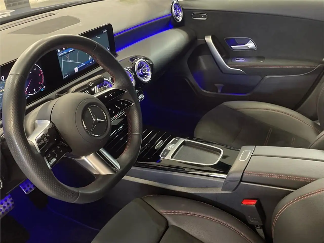 Mercedes-Benz A 200 d — Galería del vehículo 9
