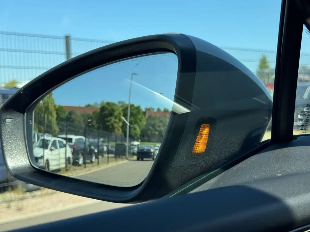 Audi Q4 e-tron Q4 45 e-tron S-Line Navi Matrix — معرض صور السيارة 25