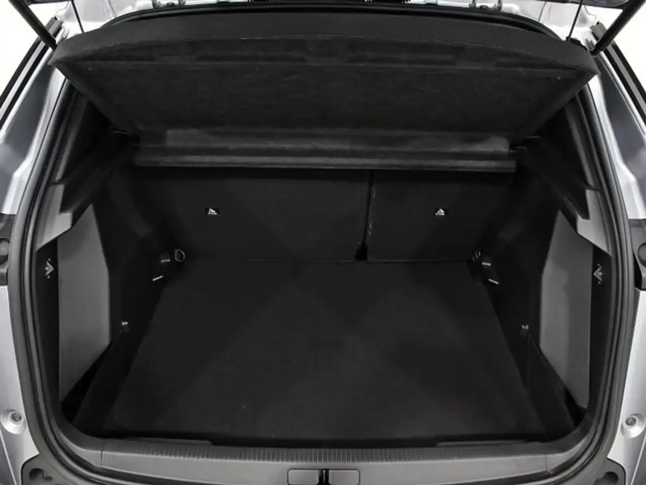 Peugeot 2008 1.2 PureTech S&S Allure EAT8 130 — معرض صور السيارة 10